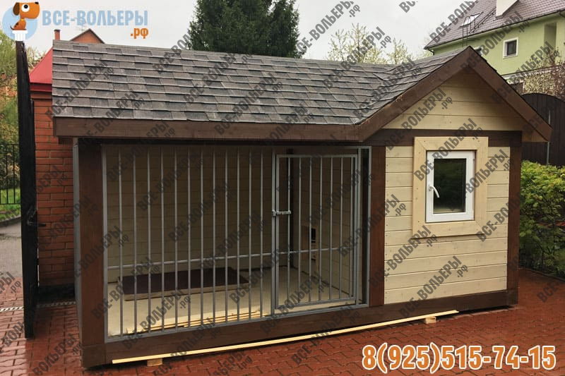 Собачий вольер на подиуме