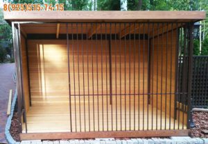 Вольер для собаки из дерева